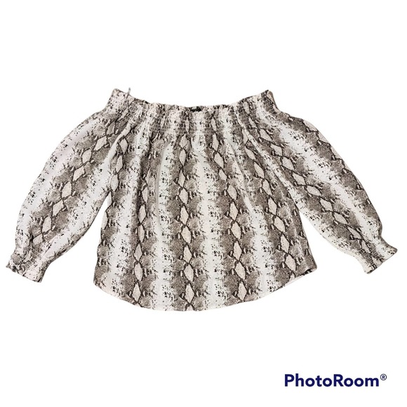 J for Justify Off Shoulder Snake Pattern Gray & White Crop Top Size L - Picture 1 of 1